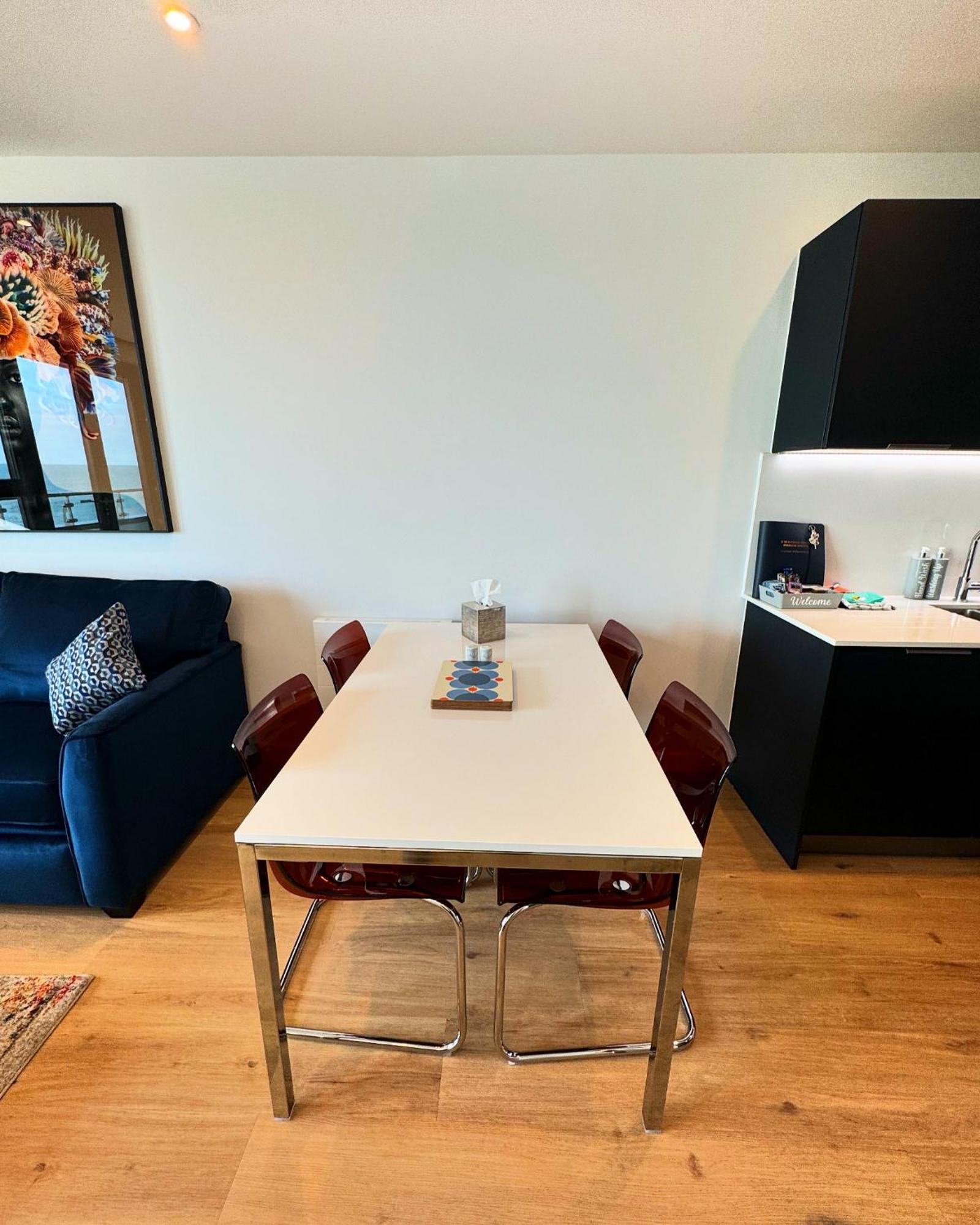 Stunning Beach Front Apartment With Sea Views, Free Parking & Balcony Ramsgate Zewnętrze zdjęcie