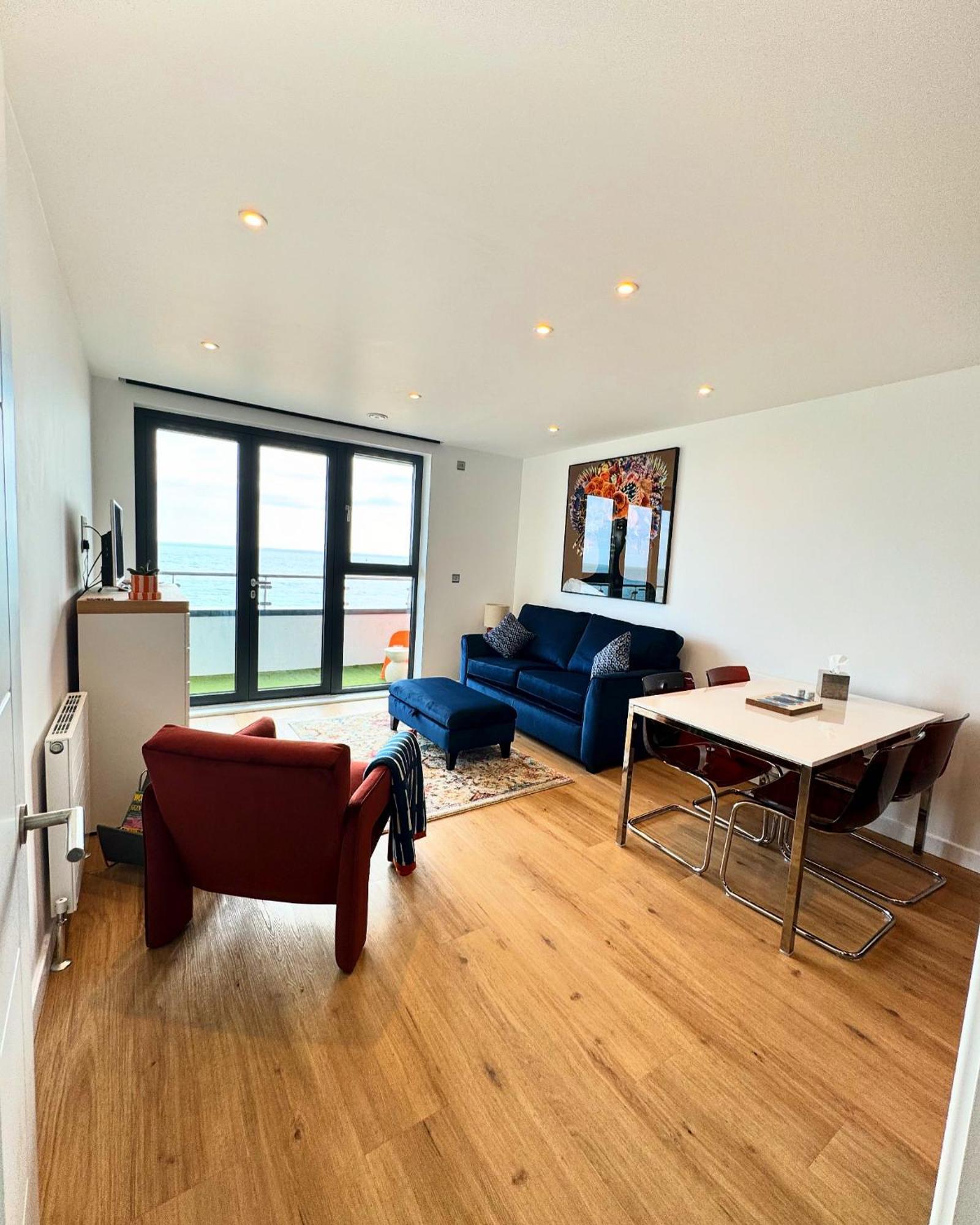 Stunning Beach Front Apartment With Sea Views, Free Parking & Balcony Ramsgate Zewnętrze zdjęcie